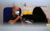 Σουηδία: Δεύτερη δόση με άλλο εμβόλιο εκτός της AstraZeneca θα κάνουν οι κάτω των 65 ετών