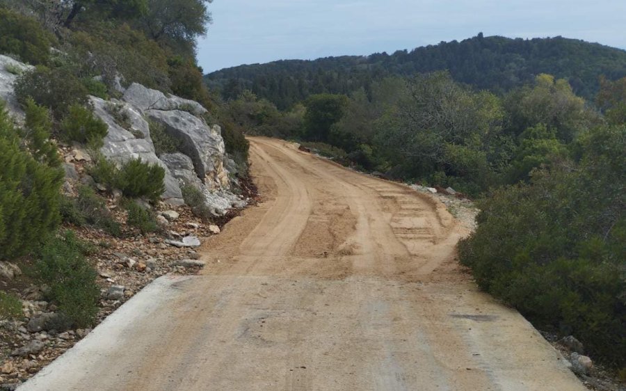 Ιθάκη: "Ξεκίνησε το έργο τσιμεντόστρωση δρόμου Μάρμακα"