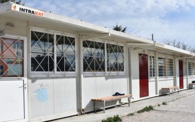 Πρωτοσέλιδο στην εφημερίδα "ΤΑ ΝΕΑ" τα σχολικά κοντέινερ της Κεφαλονιάς!