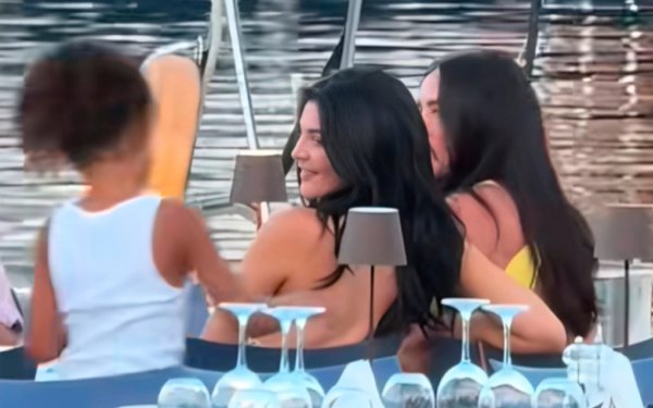 Η Κάιλι Τζένερ για διακοπές στην Κεφαλονιά !