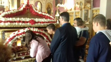 Τελετή Αποκαθήλωσης στον Καραβάδο στον Ιερό Ναό Κωνσταντίνου και Ελένης (εικόνες)