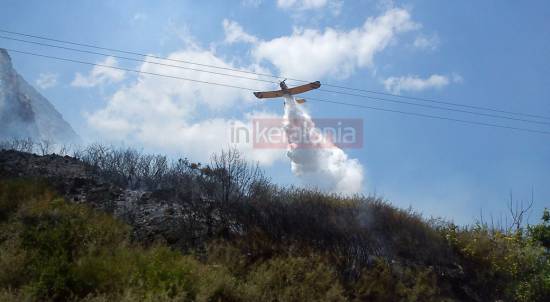 Εικόνες από την πυρκαγιά στον Κατελειό 