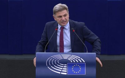 Διεγράφη ο Νικόλας Φαραντούρης από τον ΣΥΡΙΖΑ μετά τις δηλώσεις για το κόμμα Καρυστιάνου