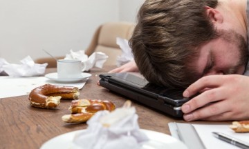 Τρεις τροφές που ενισχύουν το στρες