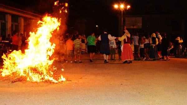 Γλέντι και χορός στα Σπαρτιά για τον Αι Γιάννη Λαμπαδάρη! (εικόνες + video)