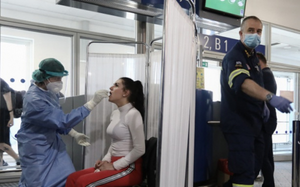 Κορονοϊός: Επιστρέφει η καθημερινή γραπτή ενημέρωση - Ανησυχία από νέα, διάσπαρτα κρούσματα στην Ελλάδα