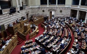 Κορονοϊός: Κατέληξε σε ηλικία 52 ετών ο γιατρός της Βουλής