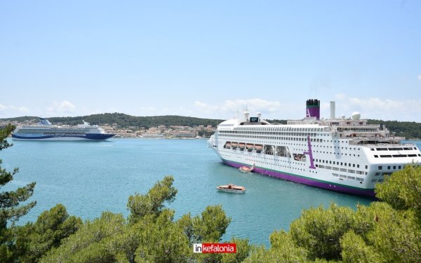 Διπλή άφιξη κρουαζιερόπλοιων στην Κεφαλονιά – Γέμισε ζωή το λιμάνι του Αργοστολίου