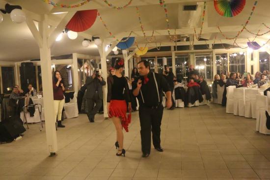 Με εξαιρετική επιτυχία ο χορός της Αστυνομίας (εικόνες)