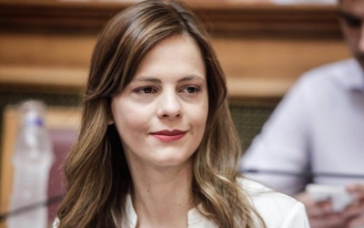 Αύξηση του κατώτατου μισθού μέσα στο 2018 προανήγγειλε η Αχτσιόγλου