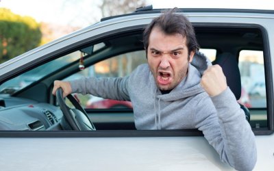 Έλληνες οδηγοί: Βρίζουν, τσακώνονται αλλά είναι και οι... καλύτεροι!