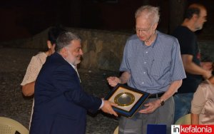 70 χρόνια απο τους σεισμούς του &#039;53: Η Κεφαλονιά τίμησε για την προσφορά του τον Αμερικανό βετεράνο ναύτη Ραλφ Κουίν