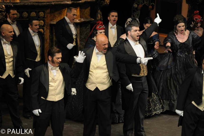 Ξεκίνησαν οι παραστάσεις της όπερας του Βέρντι ΤΡΑΒΙΑΤΑ με μαέστρο της χορωδίας Αγαθάγγελο Γεωργακάτο