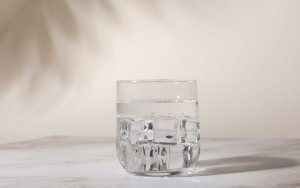 8 κοινά λάθη που κάνεις όταν πίνεις νερό