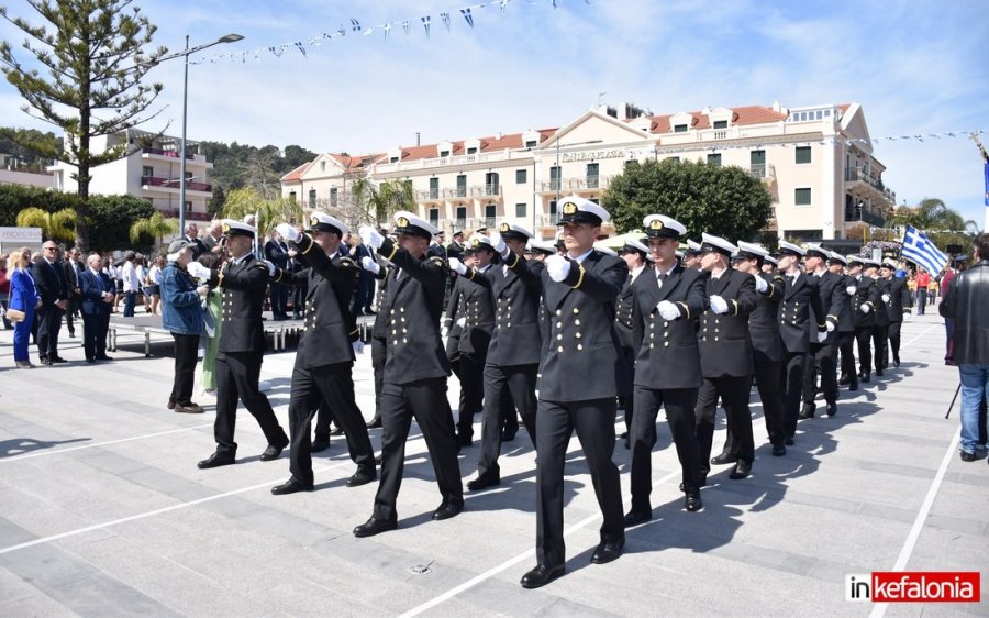 ''Γαλανόλευκη περηφάνεια'' - Το Αργοστόλι γιόρτασε με λαμπρότητα την επέτειο της 25ης Μαρτίου 1821! (Μέρος 2ο - Εικόνες/video)