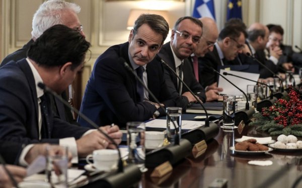 Το «εμβόλιο» του ανασχηματισμού στην Κυβέρνηση: Ποιοι μένουν, ποιοι φεύγουν