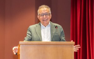 Από την Αριστεία στην Αυθεντικότητα: Η ομιλία-μάθημα ζωής του Ακαδημαϊκού Αθανασίου Φωκά στους αριστεύσαντες μαθητές της Κεφαλονιάς