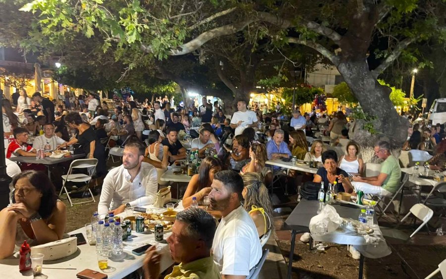 Παραδοσιακό γλέντι στη Σκάλα με μουσική και χορό!