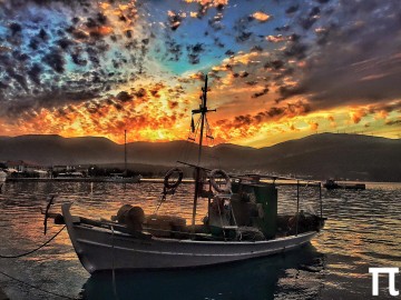 Ονειρεμένο ηλιοβασίλεμα στη Σάμη...