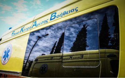 Άρτα: Αγωνία για τα δύο παιδιά που ανασύρθηκαν από τον Άραχθο - Διασωληνωμένα μεταφέρονται στην Πάτρα