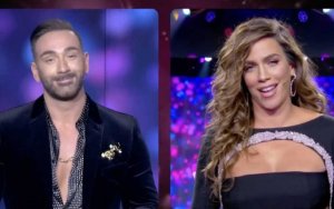 J2US | Το επικό φάουλ της Στικούδη στην κλήρωση των δώρων του Κοκλώνη (Pics)