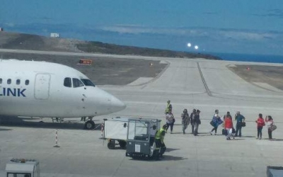 Προσγειώθηκε η πρώτη πτήση στο «πιο άχρηστο αεροδρόμιο» στον κόσμο -Γιατί το αποκαλούν έτσι