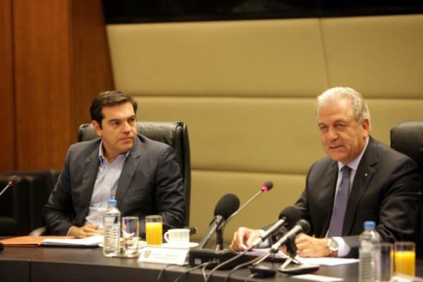 Ραγδαίες εξελίξεις! Ο Α. Τσίπρας φαίνεται πως καταλήγει σε Αβραμόπουλο για ΠτΔ - Η κίνηση που προκαλεί "σεισμό" στη Ν.Δ.