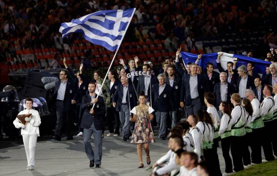 Με τη σημαία ψηλά…