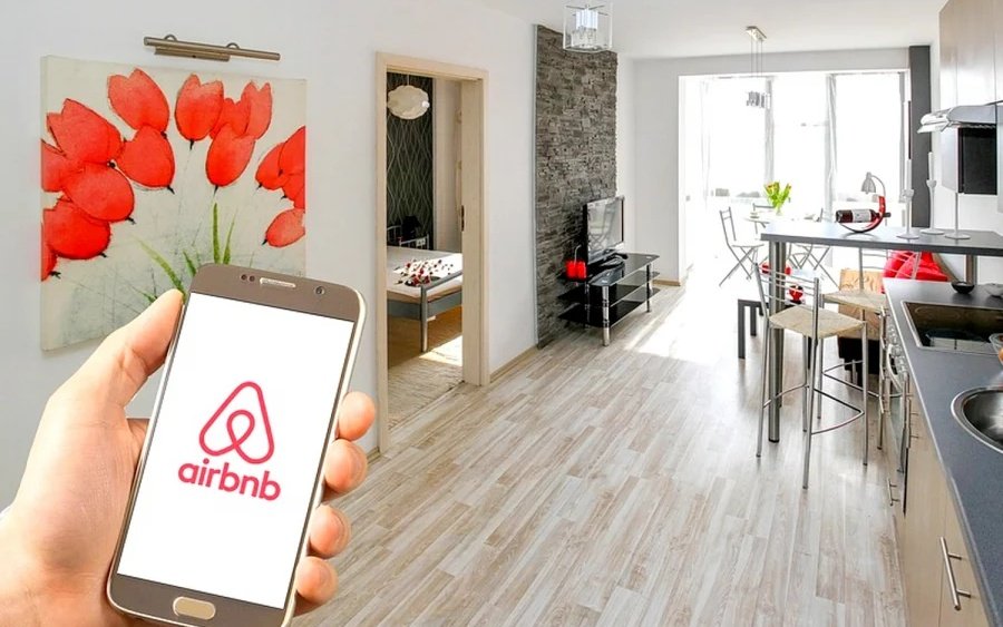 Νέα «φάκα» της ΑΑΔΕ για τα αδήλωτα Airbnb