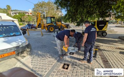 Βυθιζόμενα κολωνάκια ελέγχου διέλευσης οχημάτων στην Κεντρική Πλατεία Αργοστολίου