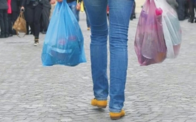 Τέσσερα λεπτά η πλαστική σακούλα από 1η Ιανουαρίου