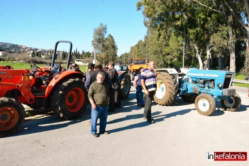 Μπλόκο και αύριο στον Κόμβο - Ανακοίνωση της Συντονιστικής των Αγροτών - Κτηνοτρόφων Κεφαλονιάς