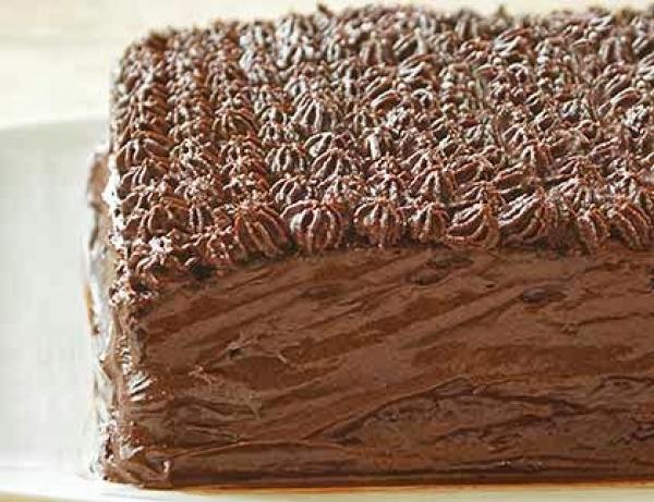 Εύκολη σπιτική τούρτα σοκολάτας με λιγότερα λιπαρά