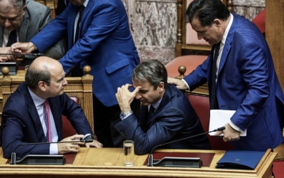 Βουλή: Κυρώθηκαν οι συμβάσεις για τους υδρογονάνθρακες σε Ιόνιο και Κρήτη
