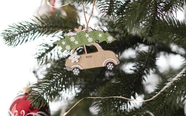 Απόψε το Άναμμα του Χριστουγεννιάτικου Δέντρου στα Φαρακλάτα