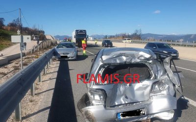 Τραγωδία στην Αθηνών – Πατρών: Νεκρή 22χρονη - Τράκαρε, κατέβηκε από το αυτοκίνητο και την παρέσυρε φορτηγό!