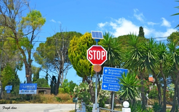 Επιτέλους! Μπήκαν έντονοι σηματοδότες στον κόμβο του Σιναπιά (εικόνες)