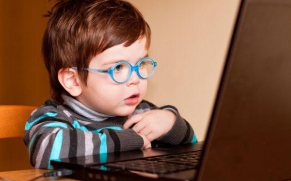 Επιστημονική- επιμορφωτική ημερίδα εκπαιδευτικών με θέμα: «Ηλεκτρονικοί κίνδυνοι για παιδιά και νέους»