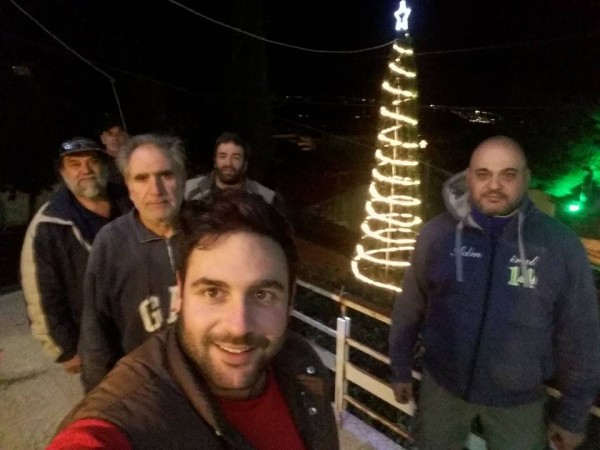 Απόψε άναψε το Χριστουγεννιάτικο δέντρο στα Διλινάτα