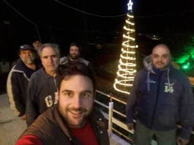 Απόψε άναψε το Χριστουγεννιάτικο δέντρο στα Διλινάτα