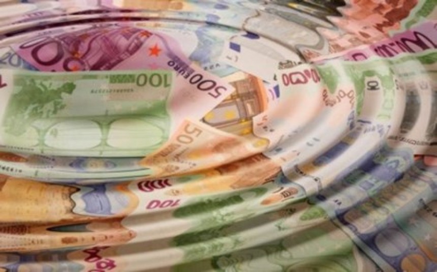 Συνελήφθη παραχαράκτης με χιλιάδες πλαστά ευρώ, λίγο πριν τα κυκλοφορήσει