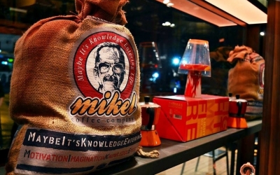 Τα Mikel τιμούν τον «παππού Μιχάλη» και όλους τους γονείς, στην πρώτη τους διαφήμιση