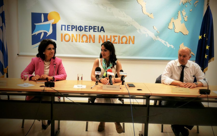 Kέρκυρα: Σύσκεψη Περιφερειάρχη με την Υφ. Εργασίας και Κοινωνικών Υποθέσεων, Δόμνα Μιχαηλίδου