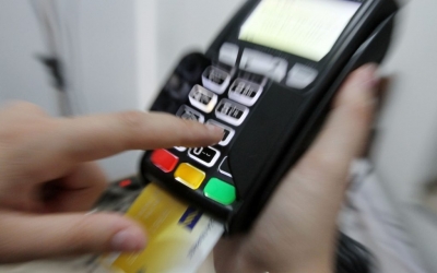 Μείωση φόρου εισοδήματος: Τι ισχύει για δαπάνες με πιστωτικές κάρτες
