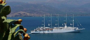 Εντυπωσιακές εικόνες: Στο Ναύπλιο το μεγαλύτερο ιστιοφόρο κρουαζιερόπλοιο του κόσμου [εικόνες]
