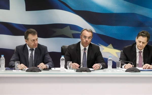 Τα μέτρα της κυβέρνησης: «Πάγωμα» πληρωμής φόρων, 800€ σε εργαζόμενους, σε «μαύρη λίστα» όσοι κάνουν απολύσεις