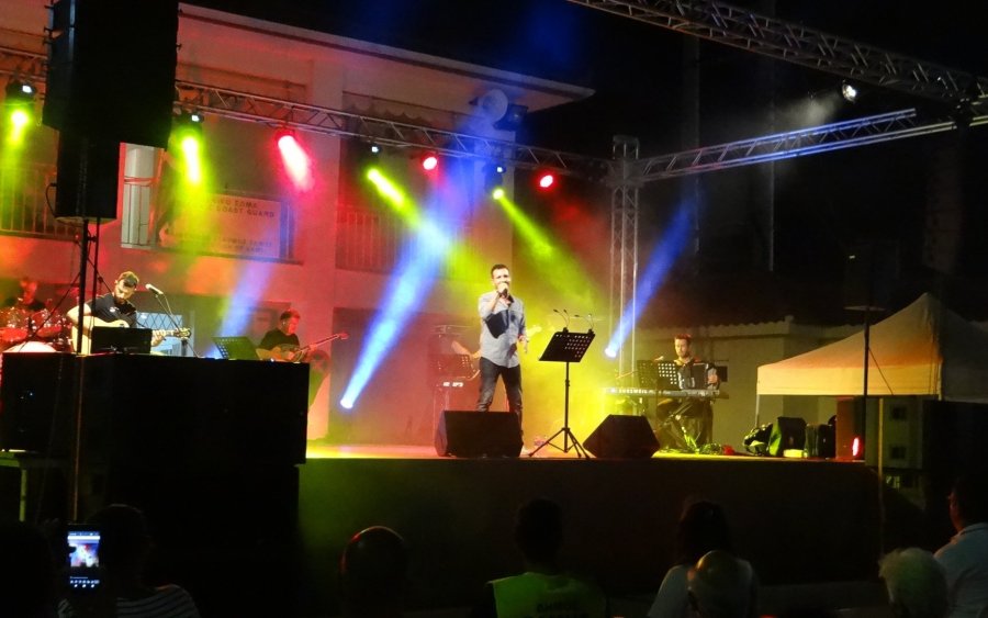 Με επιτυχία η συναυλία του Δημήτρη Μπάση στην Σάμη (εικόνες)