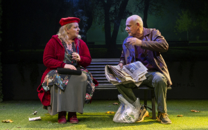 Η θεατρική παράσταση «Το παγκάκι» με τον Γιώργο Κιμούλη και την Φωτεινή Μπαξεβάνη αύριο στο Ληξούρι