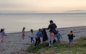 Το Δημοτικό Σχολείο Πόρου καθάρισε εθελοντικά την Παραλία Αράγια