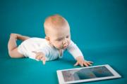Κάνει να αφήνω το μωρό μου να παίζει με το tablet;